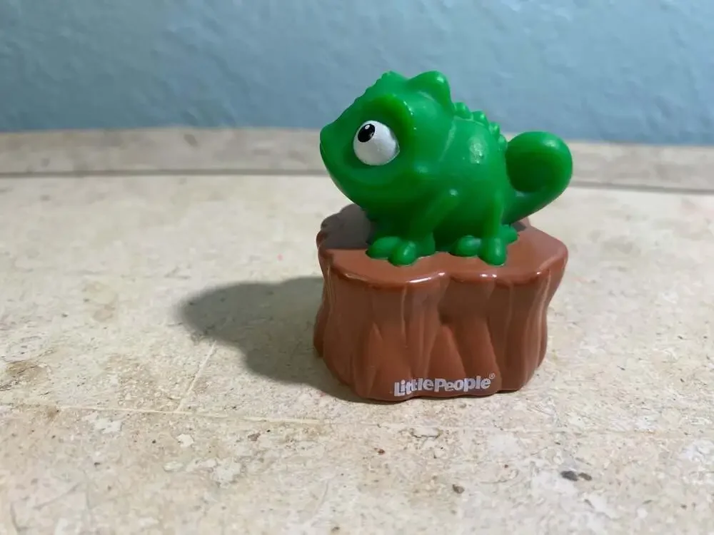 Fisher-Price Little People Disney Pascal the Chameleon on Stump Figure